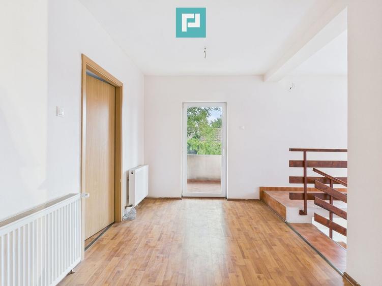 Casă cu 5 camere în Remetea Mare