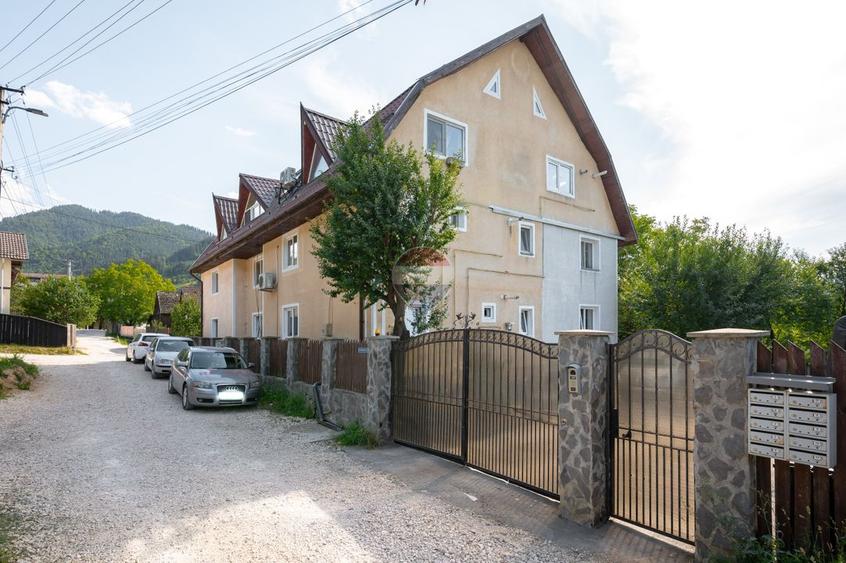 Apartament cu 3 camere, parcare, curte si spațiu depozitare în Sacele