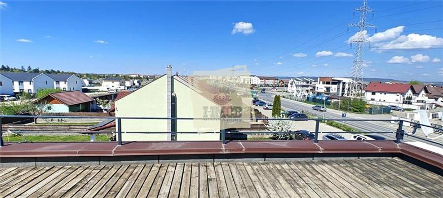 Apartament 3 camere terasa 80 mp si curte 145 mp zona Calea Cisnadiei
