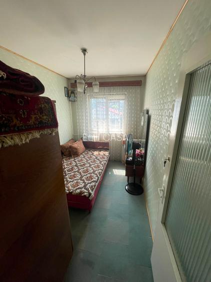 Apartament cu 3 camere decomandat, etaj 2/4,  zona Galata - 5