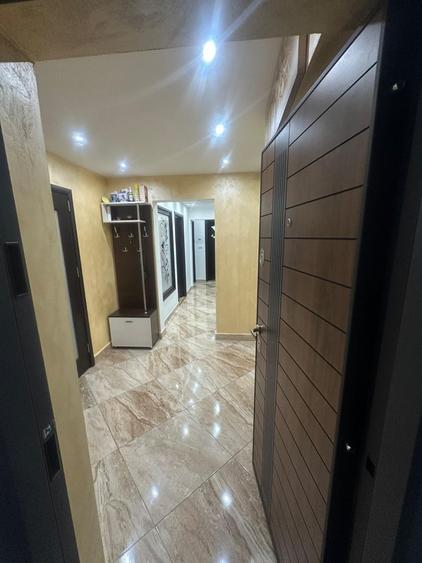 Apartament 3 camere de vanzare Dristor