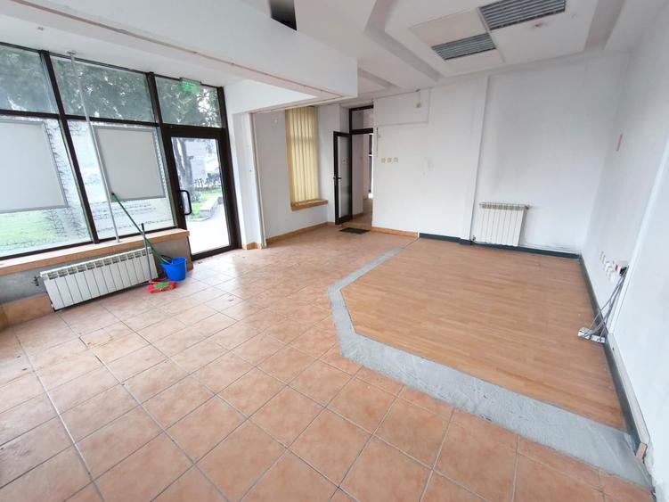 CENTRU - Bdul Tomis spatiu comercial cu vitrina stradala!