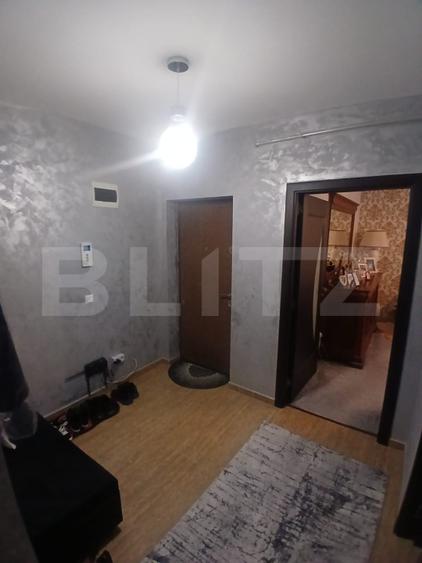 Apartament de vanzare, cu 2 camere, decomandat, zona Visani