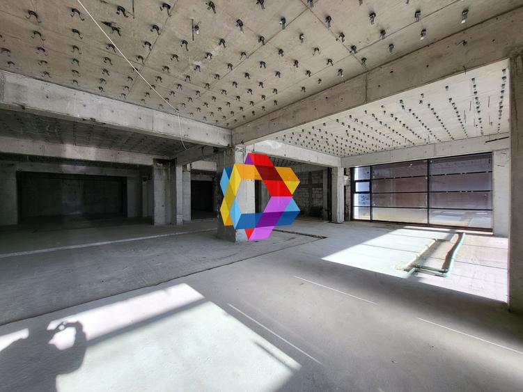 Clădire mixta -3600 mp