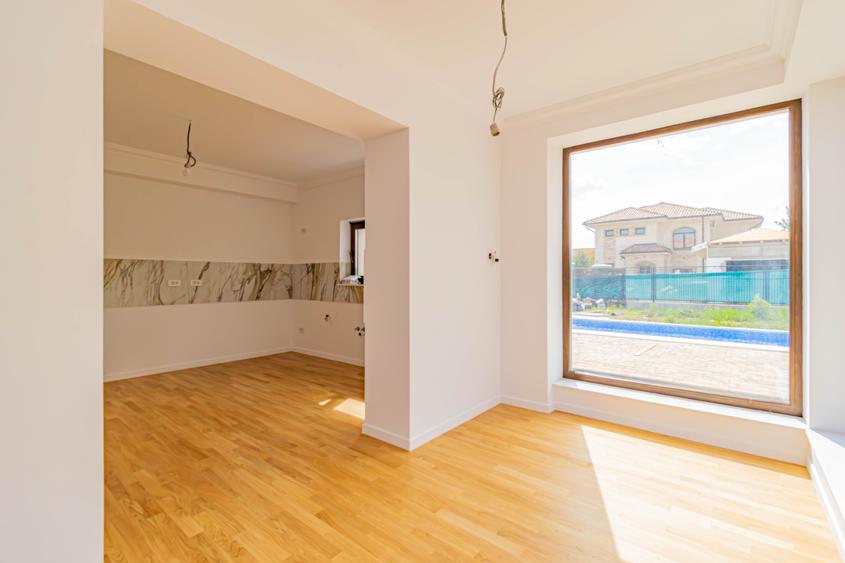 Vila moderna cu vedere la lac, ambient intim si elegant, piscina, carport