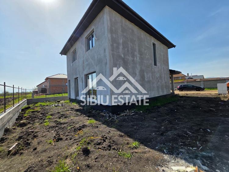 Casa individuala 5 camere ,super pret, Sura Mica ,Sibiu
