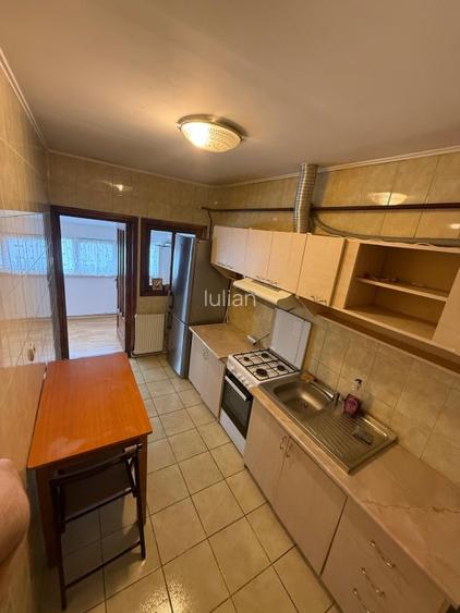 Vand apartament mansarda etaj 5, bloc 5 etaje, Păcurari, strada Neculau. - 7