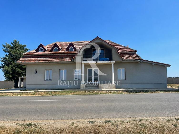 Casă cu potențial comercial | 1700 mp teren | Tarian – Girișu de Criș