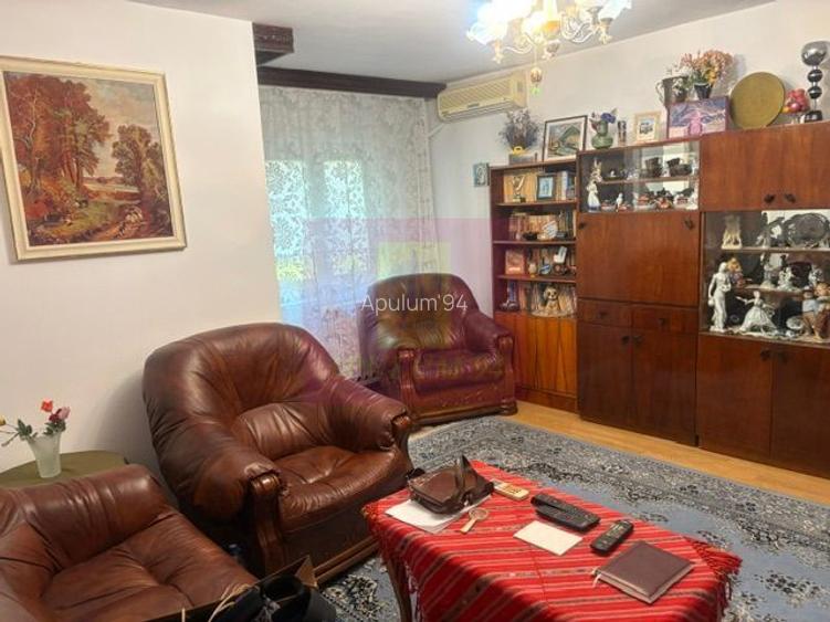 Apartament 3 camere Drumul Sarii.