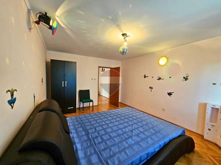 Vila tip duplex Banesti, 341 mp utili, garaj, vedere Caraiman