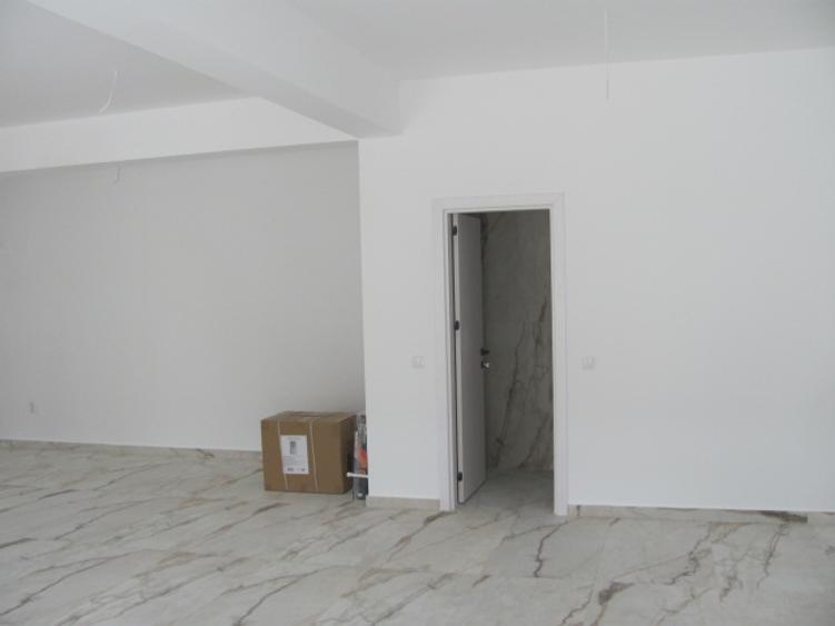 Spatiu Comercial, Stradal, Parter