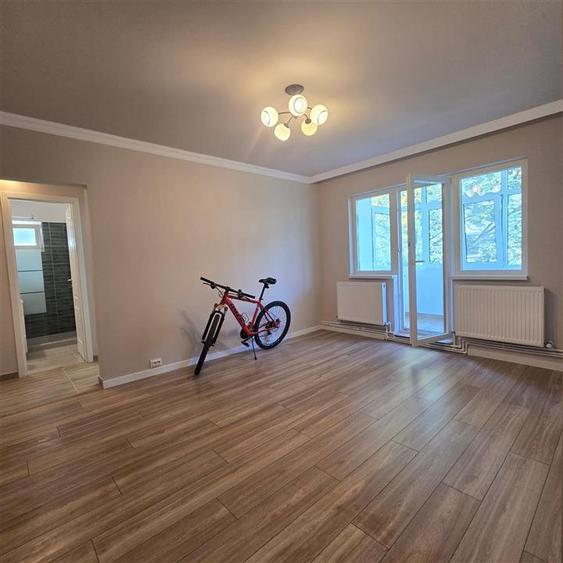Apartament 2 camre renovat. 3din4