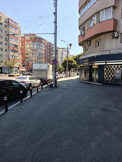 Mosilor / Stefan cel Mare / et 1 dec / bl 1980 / 2 min Metrou Obor /