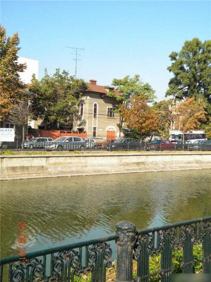 VILA DE INCHIRIAT- SPAIUL UNIRII- GRADINA- LOC PARCARE