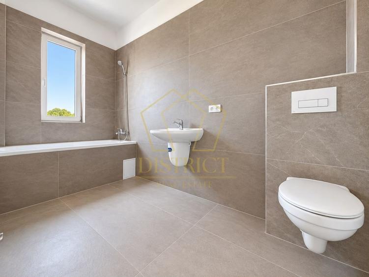 Apartament spatios cu 3 camere de vanzare, loc de parcare, zona Torontalului