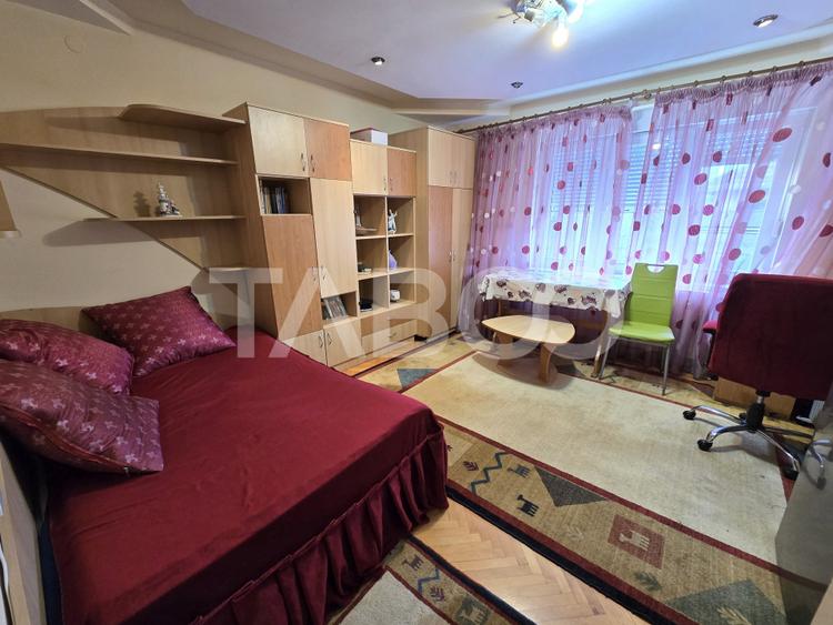 Casa individuala de vanzare 6 camere teren 650 garaj Piata Cluj Sibiu