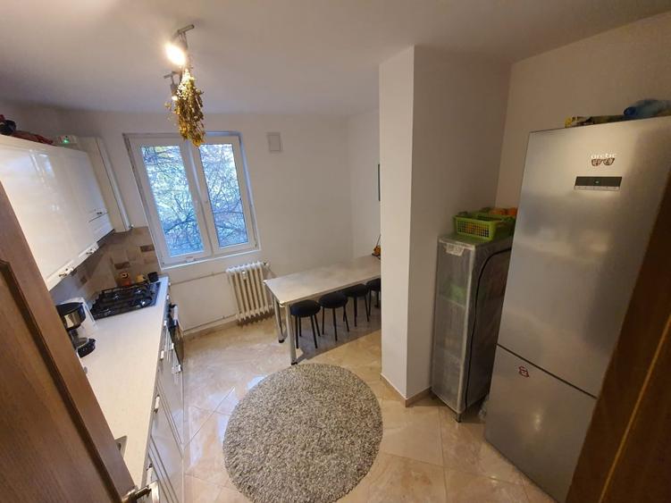 1 Mai | Domenii | Apartament 3 Camere | Balcon