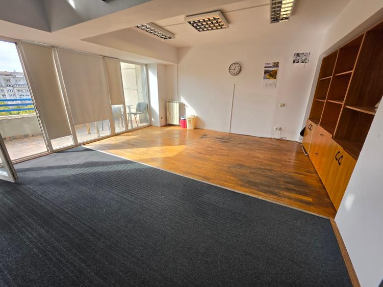 Duplex pe B-ul Unirii, rond Alba Iulia, bloc stradal, vedere mixta