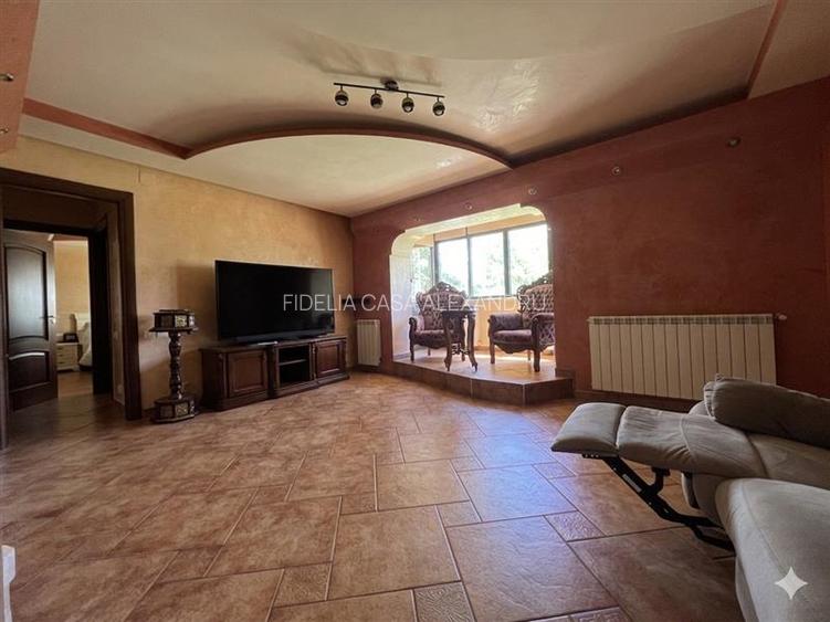 Apartament spectaculos, bloc tip vilă, Târgu Cucu - 7