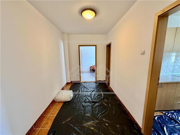 Apartament 2 camere decomandat, balcon, 60 mp - Mihai Viteazu, Sibiu