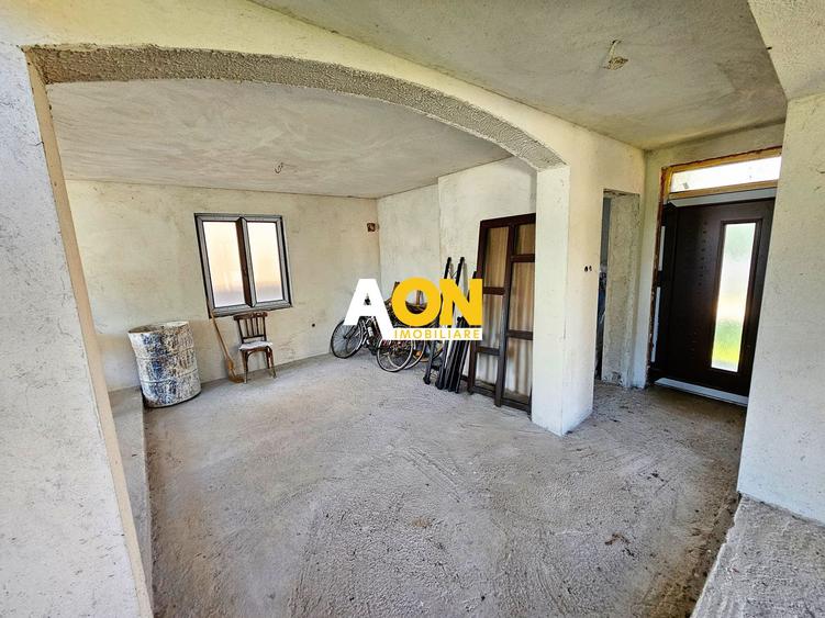 Casa la gri, S+P+M, 4 camere, 500 mp teren, Cetate, toate utilitatile