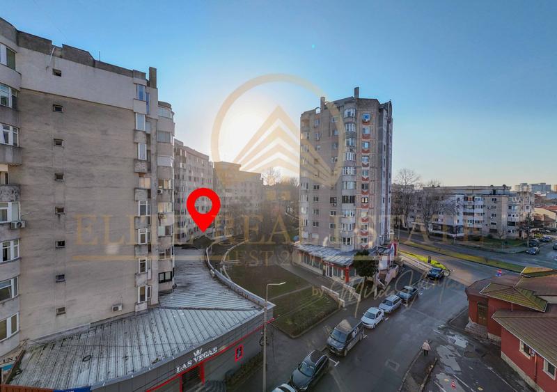 CAPITOL - B-dul. Mamaia - Apartament cu 4 camere si terasa de 80 mp.