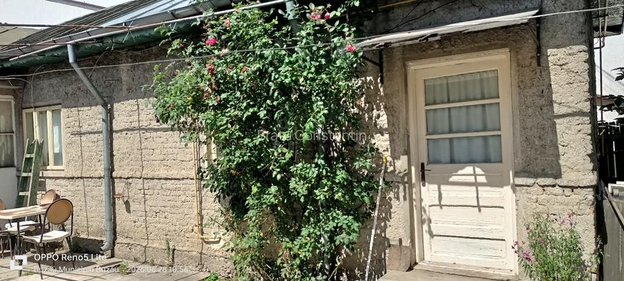 Casa de vanzare cu curte si gradina. Str. Transilvaniei ,nr.269 b ,oras Buzau - 2