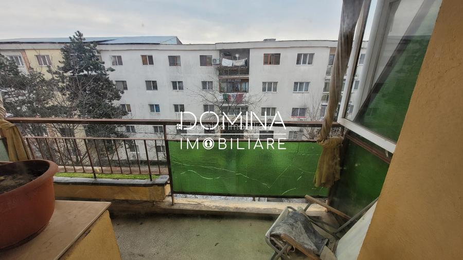 Vânzare apartament 3 camere, situat în Târgu Jiu, strada G-ral Christian Tell - 10