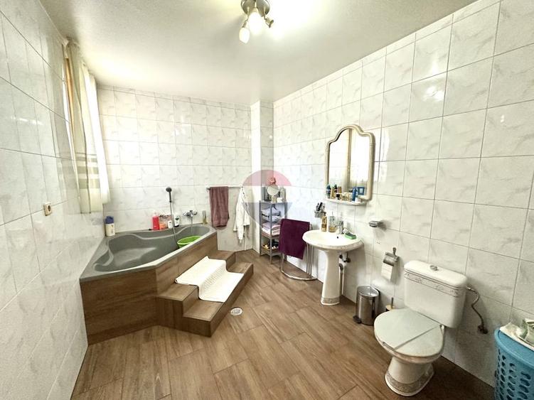 Vilă Premium 7 Camere | Zona Intim Arad | Garaj