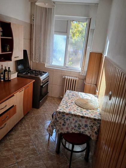 Apartament 2 camere de închiriat – 2 minute de Metrou Râul Doamnei