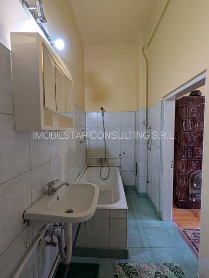 De vanzare casa in curte comuna - Zona Papiu - 9