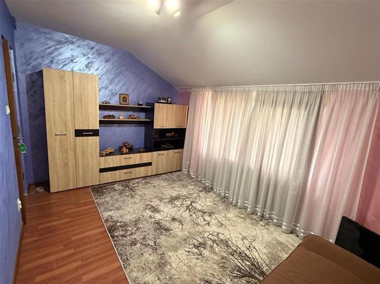 Apartament 3 camere, centrala proprie, zona Sagului