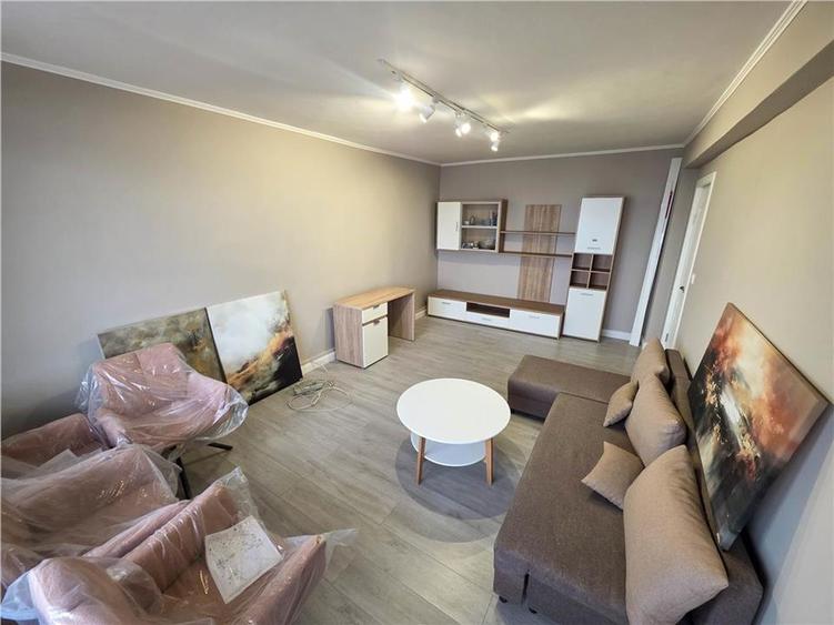 Apartament 3 camere, UMF, 2 bai, Ultracentral, renovat complet,Targu Mures