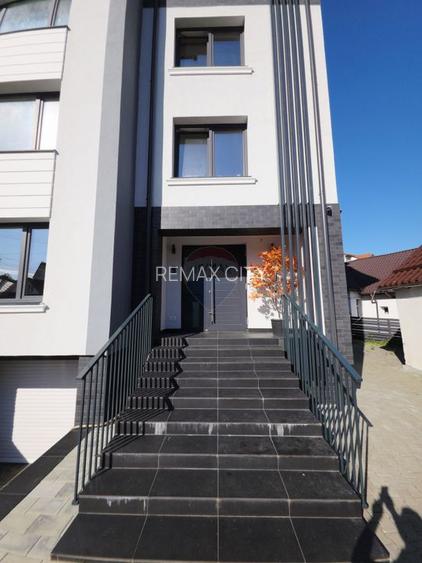 Apartament cu 5 camere de vânzare în zona Precista - 42