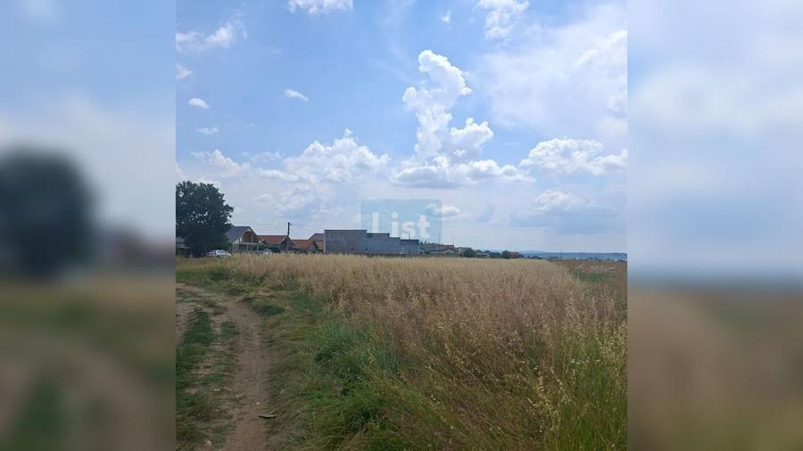 Se vinde teren intravilan