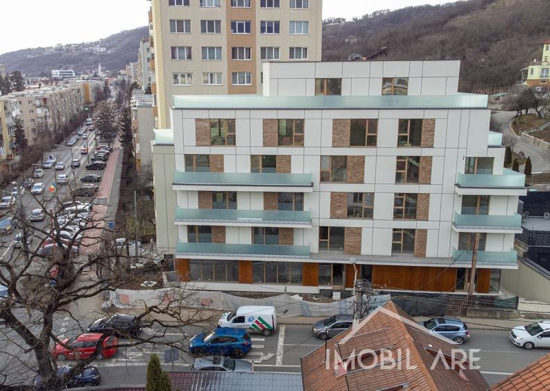 Penthouse cu 3 camere dispus pe două nivele cu terasă panoramică