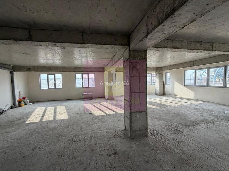 Clădire cu folosință mixtă (comercial și rezidențial) - 35