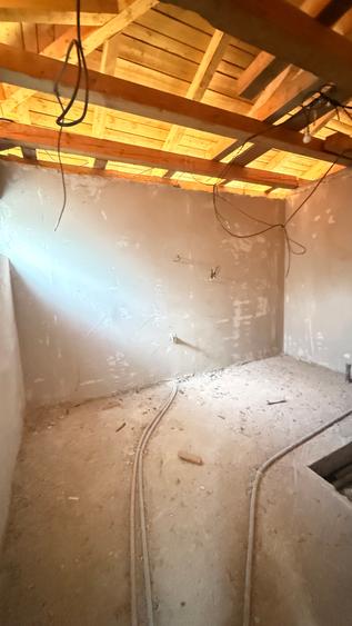 ZONA CASTEL TRANSILVANIA -str. VRANCEI -casa parter la rosu cu teren 1678mp!
