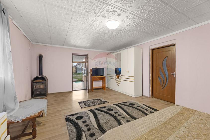 CASĂ CU 3 CAMERE + CASĂ LA ROȘU | TEREN 2056 MP | IRATOȘU