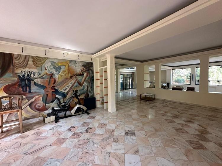 Vilă impresionantă 10 camere si teren 2.500 mp zona Pipera