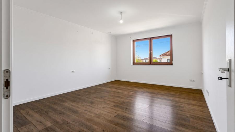 Casă spațioasă în Dumbrăvița | 260 mp utili | Teren 930 mp