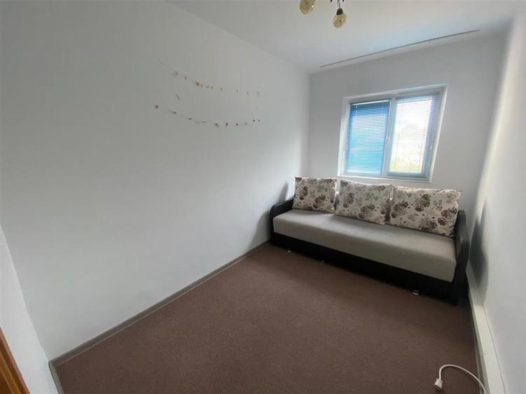 Apartament 3 camere - decomandat - Nicolina