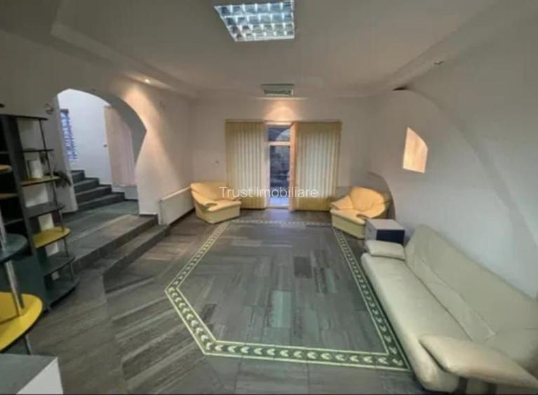 Casa individuala l D+P+E l 4 Bai l Parcare