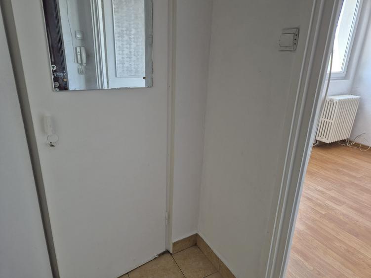 METROU 1 MAI apartament 2 camere FARA RISC SEISMIC - se accepta credit
