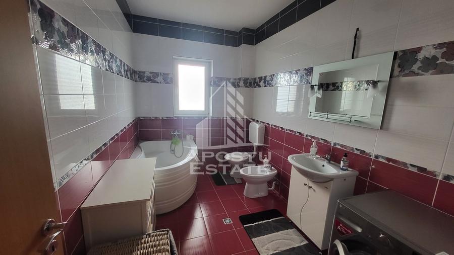 Casa individuala cu 7 camere si garaj,Dumbravita