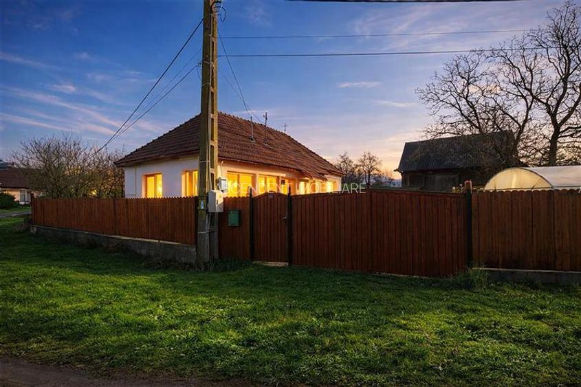 Gospodarie cu anexa, pivnita, iaz cu pesti si 2.280 mp de teren fertil Lemnia, C - 3