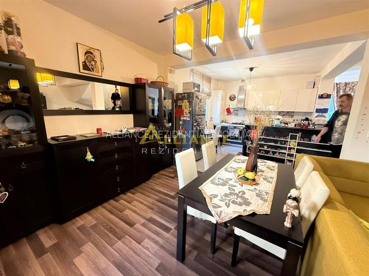 Casa tip duplex - 4 camere - 2 bai - 200mp teren - 24