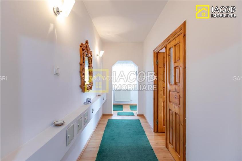 Casa, anexe, 3762 mp teren, 25000 mp padure, Comanesti, jud. Bacau - 36