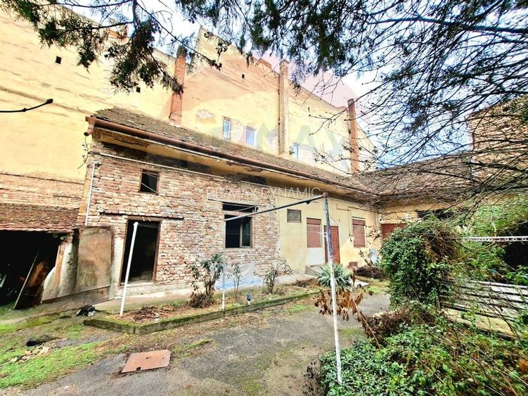 Proprietate centrală Arad,  cotă teren mare, acces auto - 2