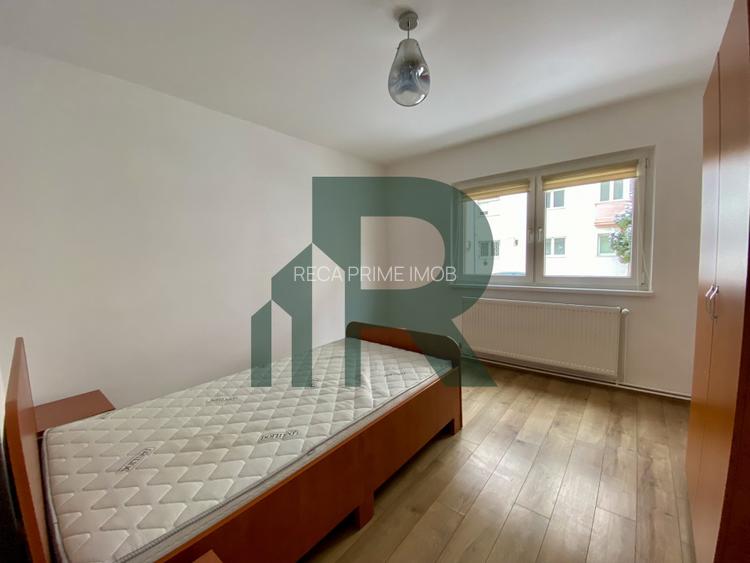 Apartament renovat cu 3 camere si 2 bai in Cartierul Strand - 14